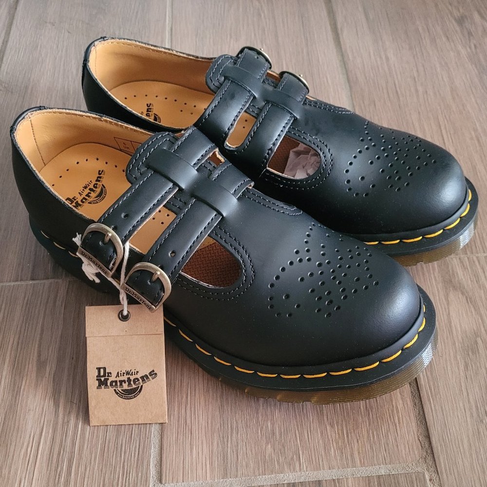 NWT Womens Dr. Martens Mary Jane Casual Shoe Size 8